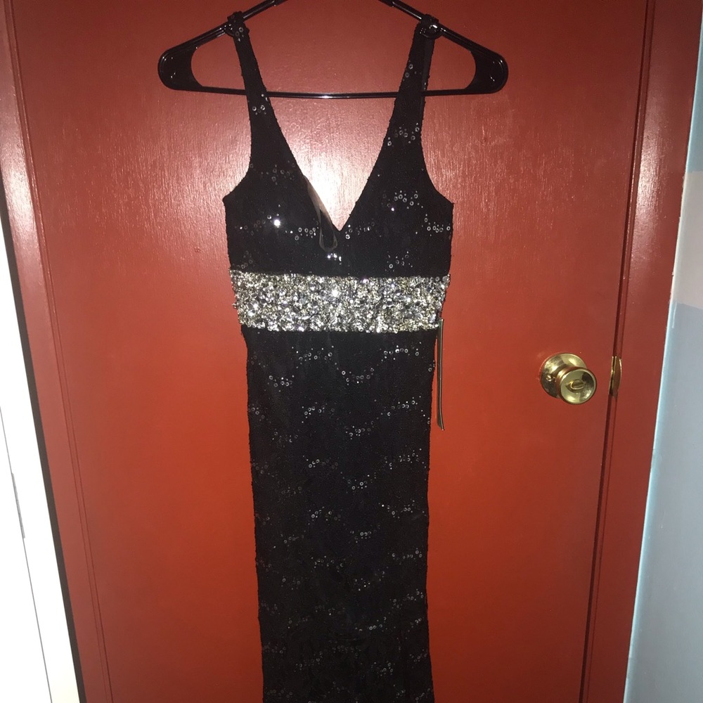 BRAND NEW PROM DRESS NWT